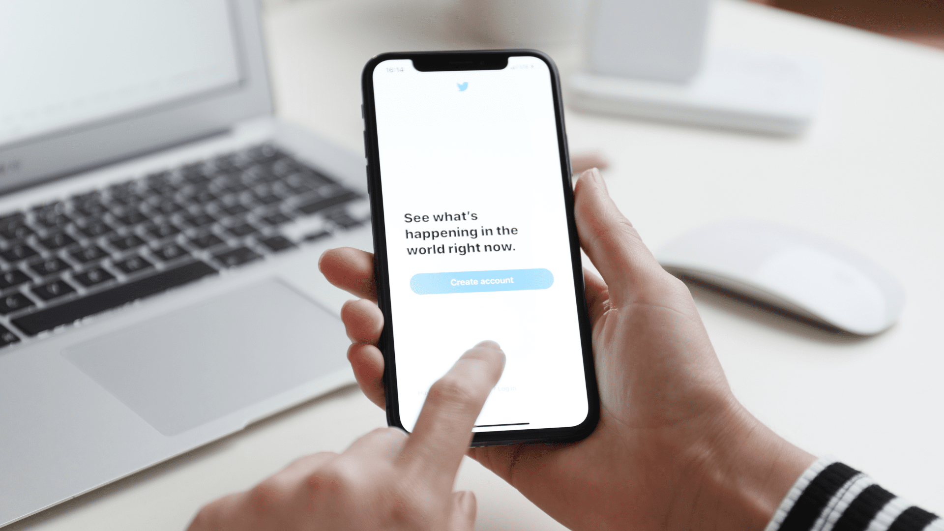 Nach Übernahme durch Elon Musk: Twitter-Mitarbeiter:innen bangen um ihre Jobs